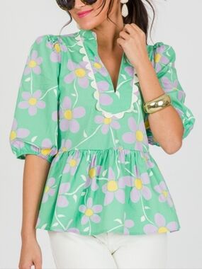 KARLIE Green Daisy Scallop Trim Peplum Top